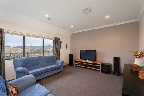 Photo of property in 49 Erlestoke Crescent, Churton Park, Wellington, 6037