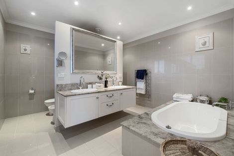 Photo of property in 5 Kingscliff Rise, Dairy Flat, Albany, 0792