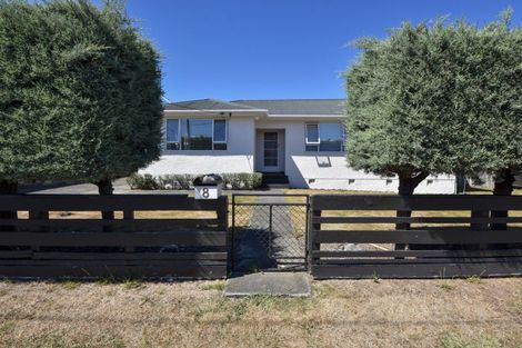 Photo of property in 8 Barrett Place, Carterton, 5713