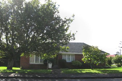 Photo of property in 7 Vodanovich Road, Te Atatu South, Auckland, 0610