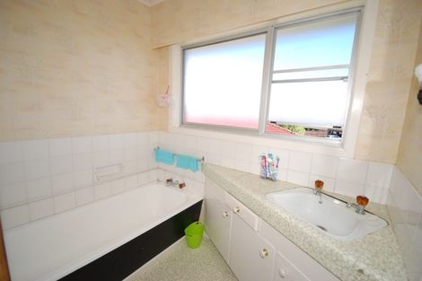 Photo of property in 105 Hutchinsons Road, Bucklands Beach, Auckland, 2014