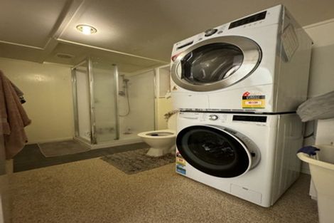 Photo of property in 1/172 Forrest Hill Road, Forrest Hill, Auckland, 0620