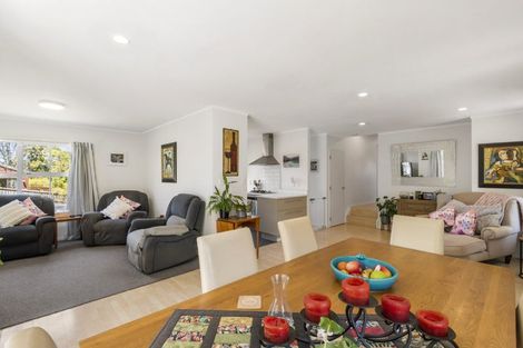 Photo of property in 2/19 Salem Place, Torbay, Auckland, 0630