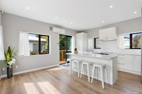 Photo of property in 79 Sunderlands Road, Half Moon Bay, Auckland, 2012