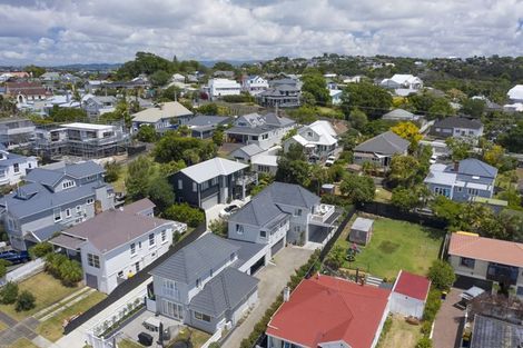 Photo of property in 2/44 Richmond Avenue, Northcote Point, Auckland, 0627