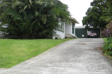 Photo of property in 10 Windrush Close, Mangere, Auckland, 2022