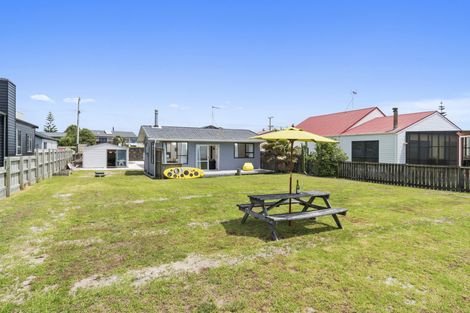 Photo of property in 527 Pukehina Parade, Pukehina, Te Puke, 3189