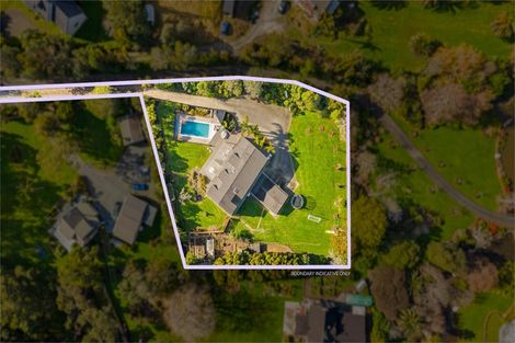 Photo of property in 15a Whangaparaoa Road, Red Beach, 0932