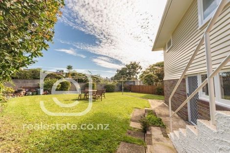 Photo of property in 9 Lynmore Drive, Hillpark, Auckland, 2102