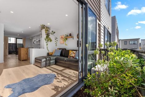 Photo of property in 9 Fuselage Road, Hobsonville, Auckland, 0616