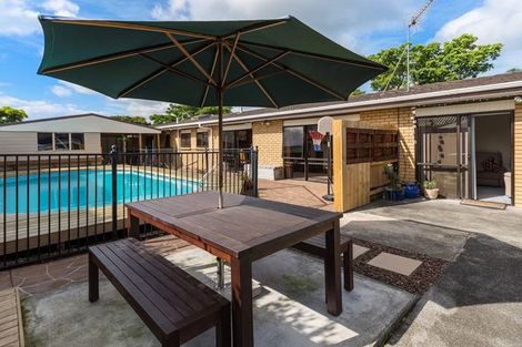 Photo of property in 180 Walter Strevens Drive, Conifer Grove, Takanini, 2112