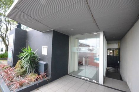 Photo of property in 8a Madeira Lane, Grafton, Auckland, 1023