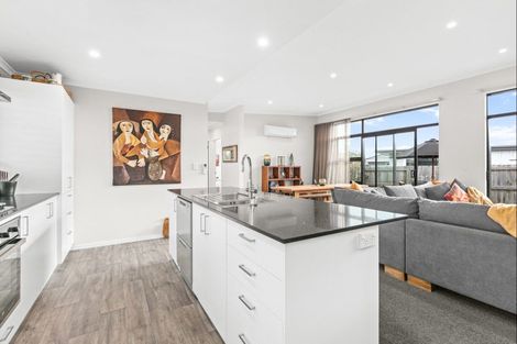 Photo of property in 18 Dee Street, Otane, 4202