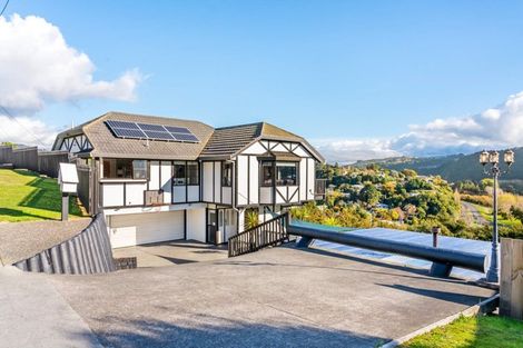Photo of property in 28 Castle Crescent, Stokes Valley, Lower Hutt, 5019