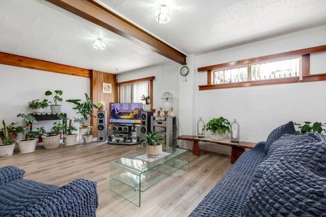 Photo of property in 91 Barrys Road, Glendene, Auckland, 0602