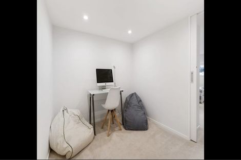 Photo of property in 10 Palmyra Way, Half Moon Bay, Auckland, 2012