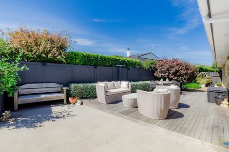 Photo of property in 44 Rewarewa Crescent, Waikanae, 5036