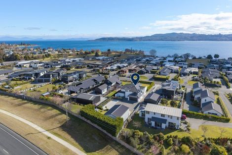 Photo of property in 20 Pukenamu Road, Rainbow Point, Taupo, 3330