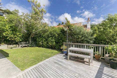 Photo of property in 12 Moana Road, Kelburn, Wellington, 6012