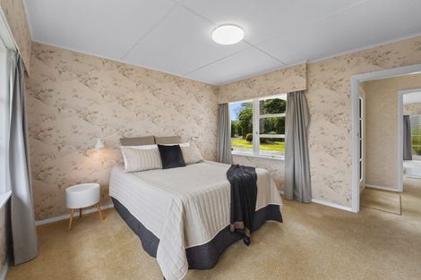 Photo of property in 21 Hall Grove, Ebdentown, Upper Hutt, 5018