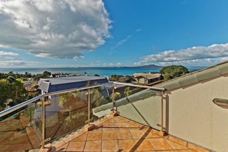 Photo of property in 2/89 Aberdeen Road, Castor Bay, Auckland, 0620