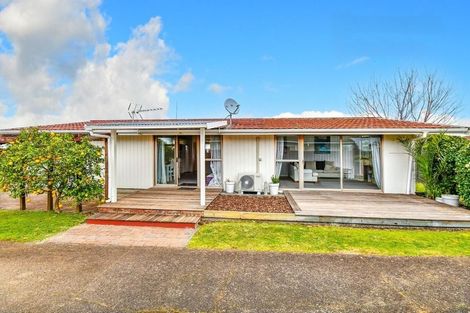 Photo of property in 8 Booker Place, Weymouth, Auckland, 2103