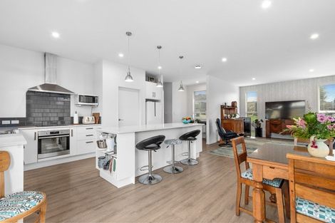 Photo of property in 32 Fairfax Crescent, Pyes Pa, Tauranga, 3112