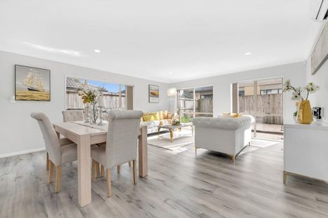 Photo of property in 97 Baverstock Road, Flat Bush, Auckland, 2016