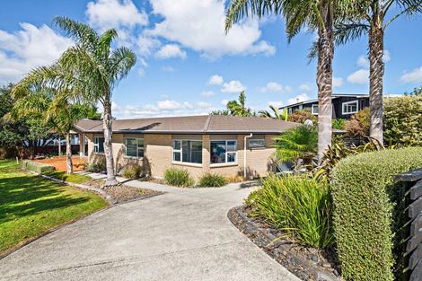 Photo of property in 160 Torkar Road, Clarks Beach, 2122