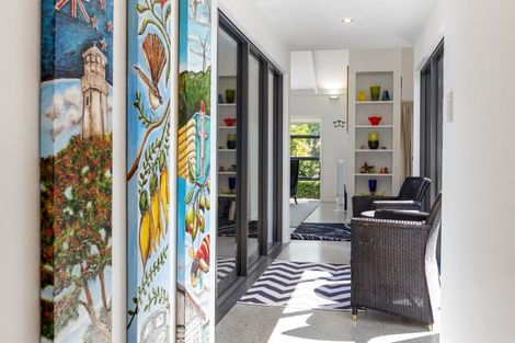 Photo of property in 102 Oxford Street, Martinborough, 5711