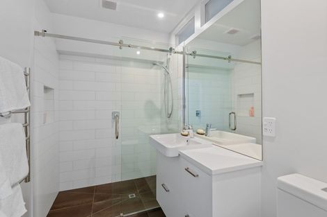 Photo of property in 87 Holly Road, St Albans, Christchurch, 8014