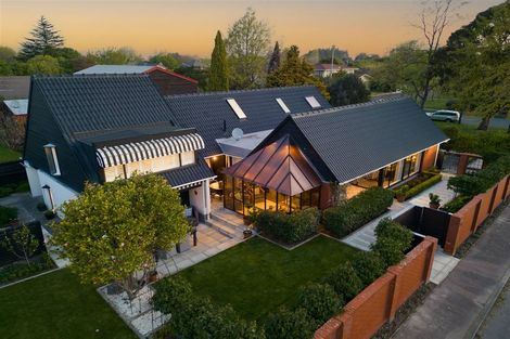 Photo of property in 33 Lavandula Crescent, Burnside, Christchurch, 8042