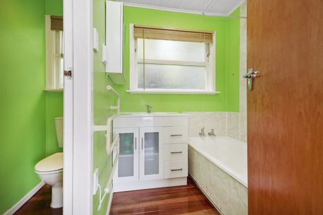 Photo of property in 94a Dowse Drive, Maungaraki, Lower Hutt, 5010