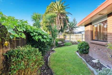 Photo of property in 2/4 Miriam Corban Heights, Henderson, Auckland, 0612