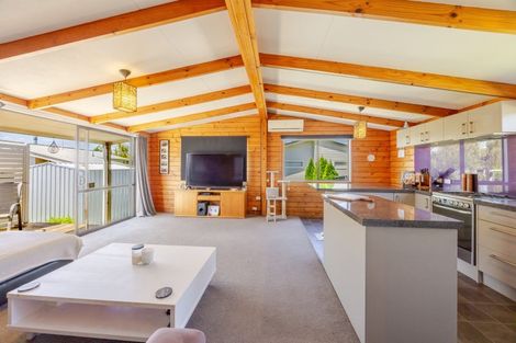 Photo of property in 33 Carruthers Street, Otane, 4202