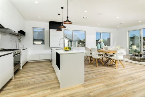 Photo of property in 17 Princes Street, Riverhead, 0820