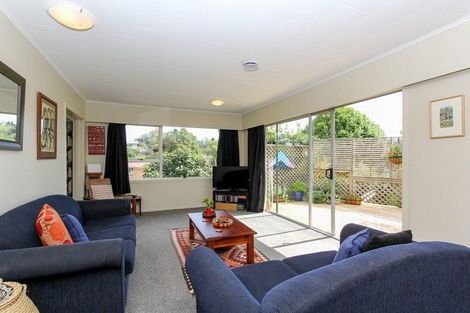 Photo of property in 27 Beaumont Crescent, Frankleigh Park, New Plymouth, 4310
