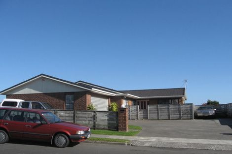 Photo of property in 101 Gloaming Hill, Titahi Bay, Porirua, 5022