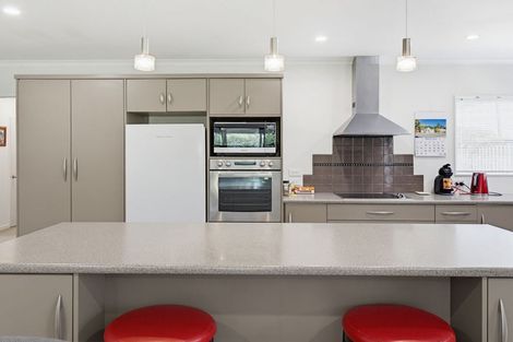 Photo of property in 5 Wilson Place, Marton, 4710