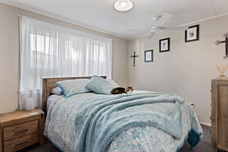 Photo of property in 21 La Perouse Place, Northcote, Christchurch, 8052