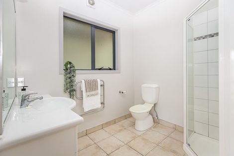 Photo of property in 5 Landsdowne Terrace, Karori, Wellington, 6012