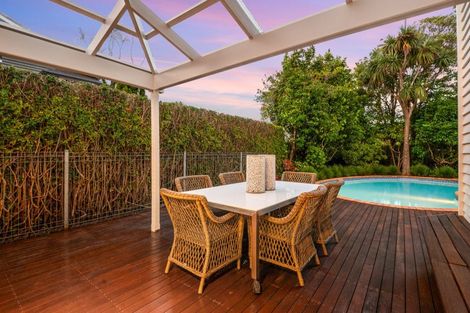 Photo of property in 1/118 Wheturangi Road, Greenlane, Auckland, 1051