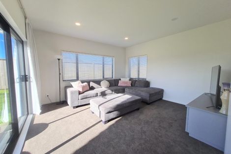Photo of property in 168 Arran Point Parade, Orewa, 0931