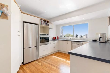 Photo of property in 3 Santa Rosa Terrace, Forrest Hill, Auckland, 0620