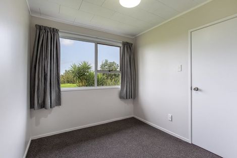 Photo of property in 42a Parakai Avenue, Parakai, 0830