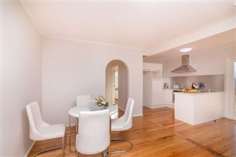 Photo of property in 2 Totara Road, Te Atatu Peninsula, Auckland, 0610