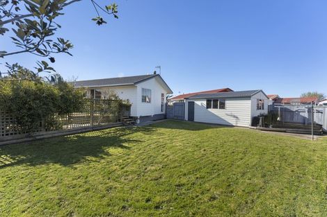 Photo of property in 20 Peppertree Glade, Kelvin Grove, Palmerston North, 4414
