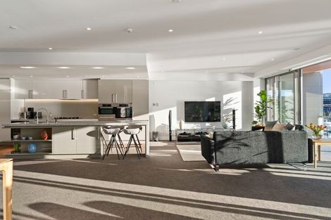 Photo of property in Clyde Quay Wharf, 3b/1 Clyde Quay Wharf, Te Aro, Wellington, 6011