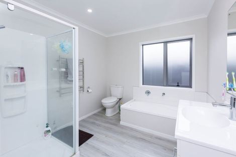 Photo of property in 12 Buddle Road, Wallaceville, Upper Hutt, 5018