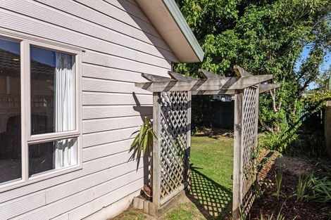 Photo of property in 5 Edgewater Grove, Whakatane, 3120